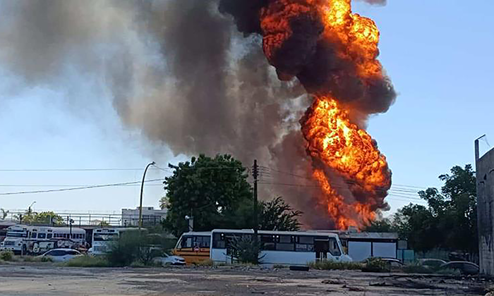 Consume incendio una bodega en Ciudad Obregón