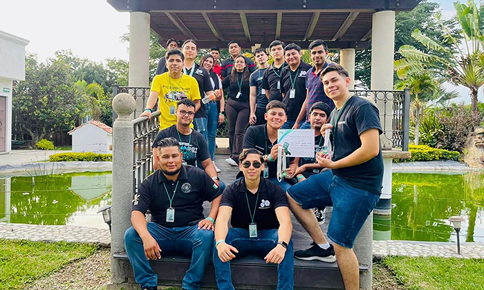Estudiantes de Utslrc ganan segundo lugar en robótica
