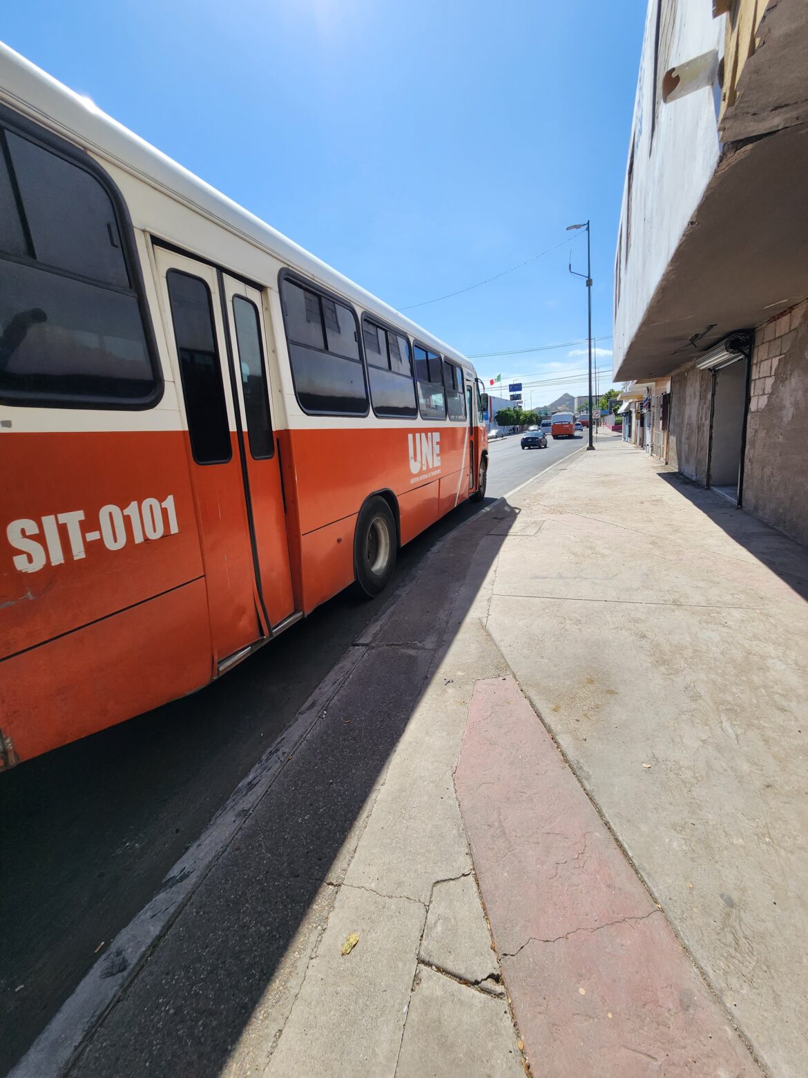 Amplían todo octubre encendido del aire en transporte público