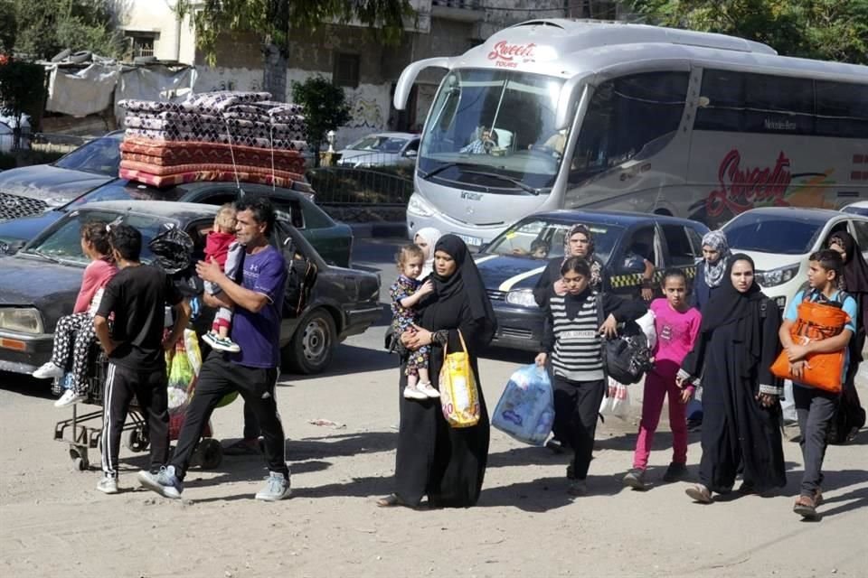 Evacuación en Gaza: Civiles Buscan Refugio en Medio del Conflicto
