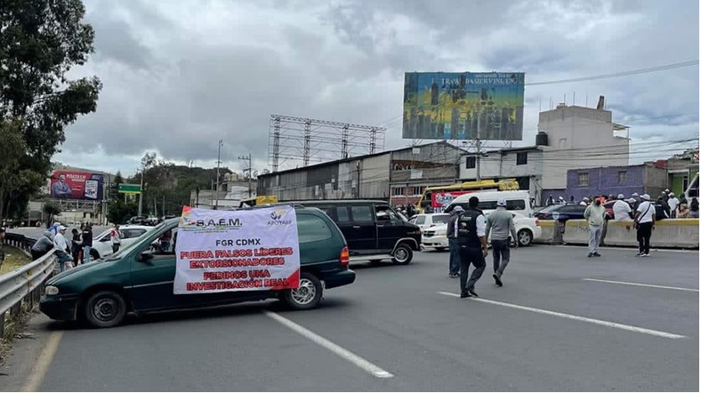 Transportistas colapsan vialidades de Ecatepec con bloqueos