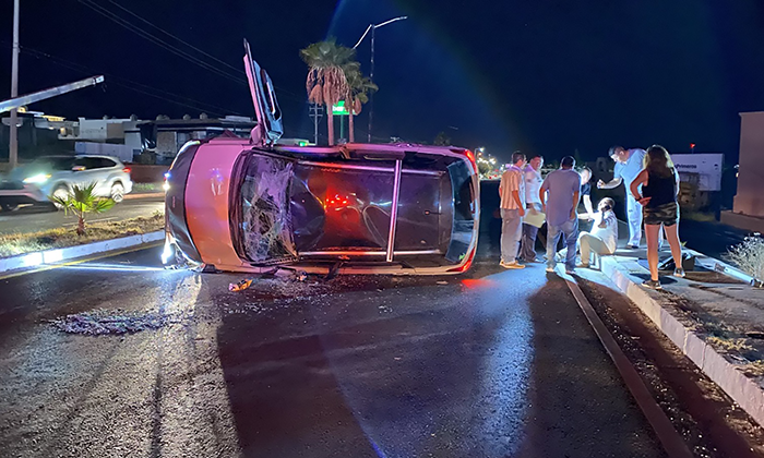 Provoca conductor ebrio choque-volcadura en Guaymas