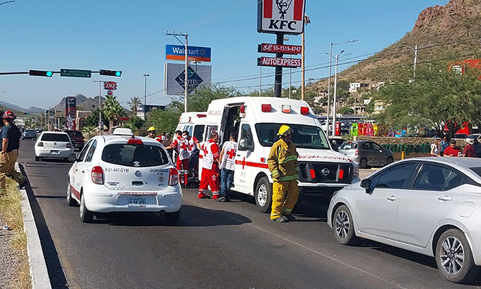 Deja dos lesionados aparatoso accidente al norte de Guaymas