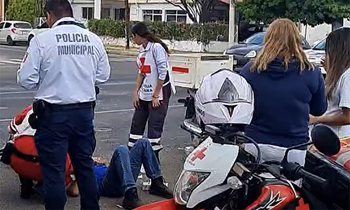 Resulta con lesiones un motociclista tras choque en la colonia Constitución