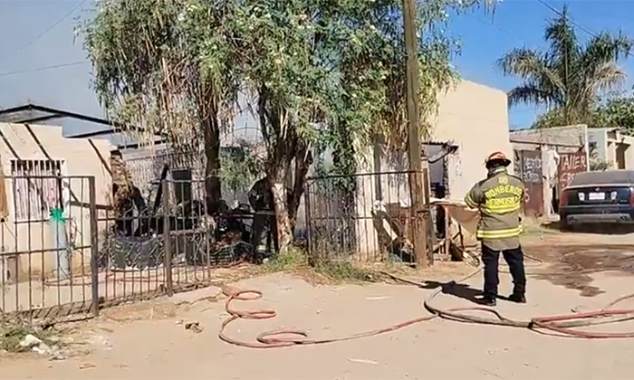 Sofocan incendio en una vivienda en la colonia Jorge Valdez Muñoz