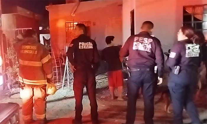 Sofocan Bomberos incendio de casa en la colonia Gómez Morín