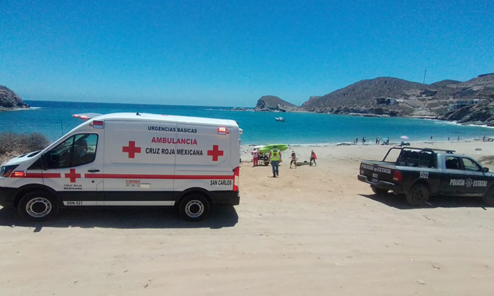 Se salvan universitarios de ahogarse en Guaymas