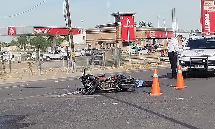 Muere motociclista tras choque al ser impactado por un camión urbano