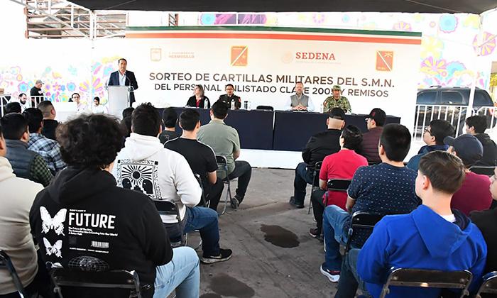 Realizan sorteo de cartillas militares