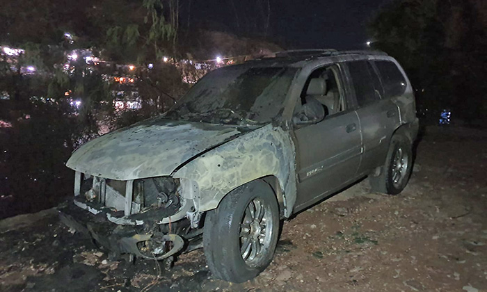 Consume incendio un automóvil en el sector Laberinto de Guaymas