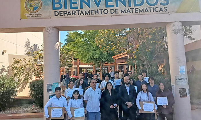 Destacan en competencia de matemáticas; Estudiantes del Cobach