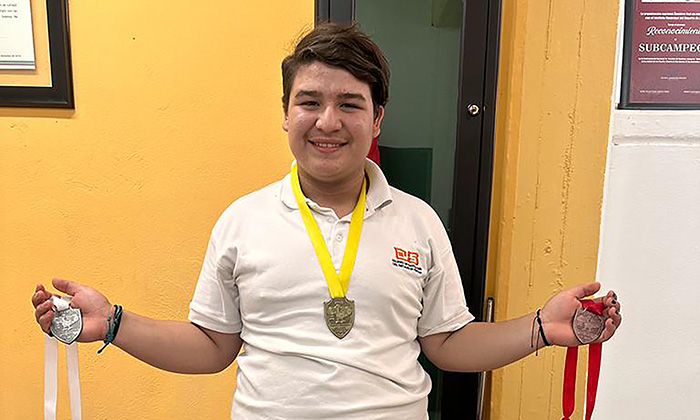 Alumno del Cobach se corona en pesas en el torneo nacional Del Pavo