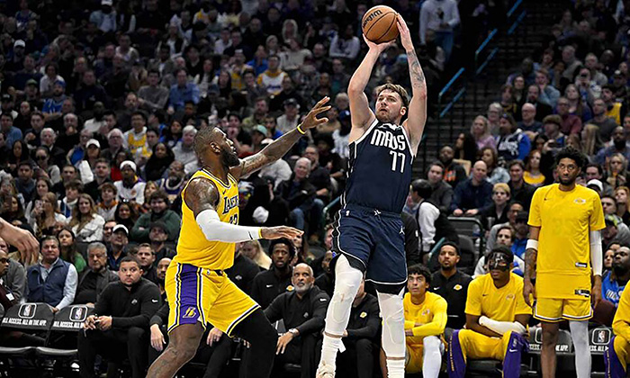 Mavericks derrotan a Lakers por 127-125