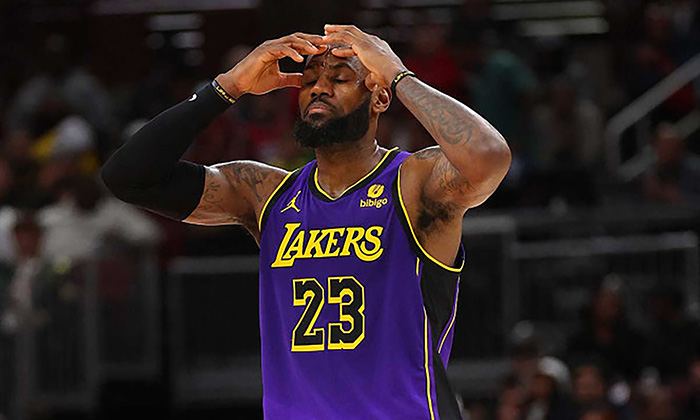 Embisten Toros a Lakers por 124-108