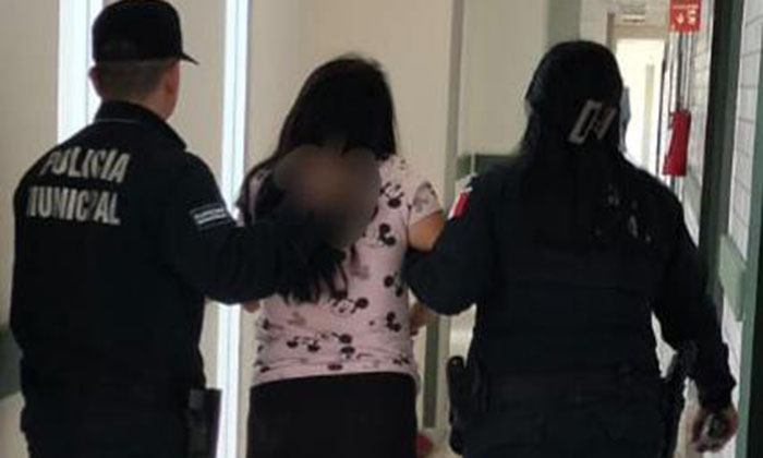 Auxilian policías a mujer en labor de parto en la colonia Altares
