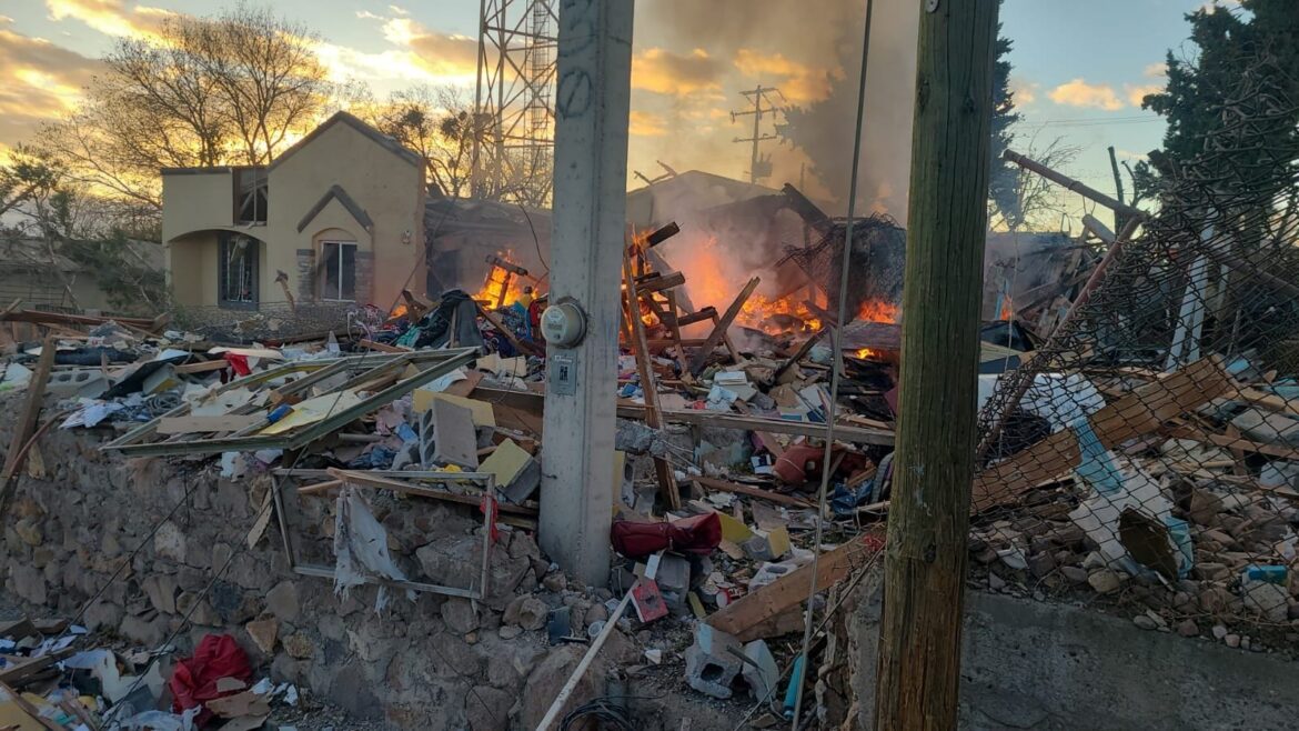 Explosión de vivienda en Cananea deja al menos 14 lesionados y daños a terceros