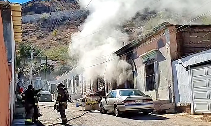 Sofocan incendio de casa en la colonia Cerro de la Campana