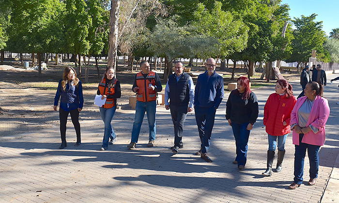 Muestra alcalde obras del Parque Madero