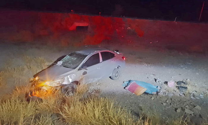 Muere enfermera del IMSS al volcarse en la carretera Obregón-Guaymas