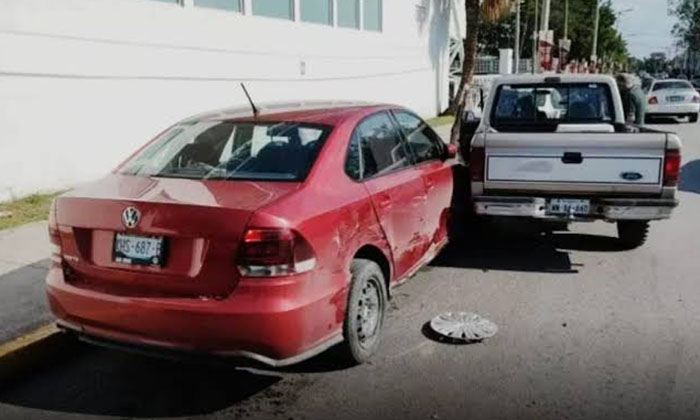 Se impacta contra auto estacionado en el sector Norte de Guaymas