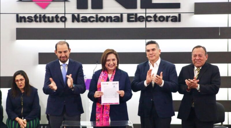 Xóchitl Gálvez se registra como candidata presidencial para 2024