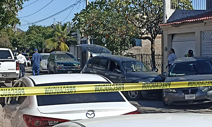 Muere anciano al conducir en calles de la colonia Jesús García