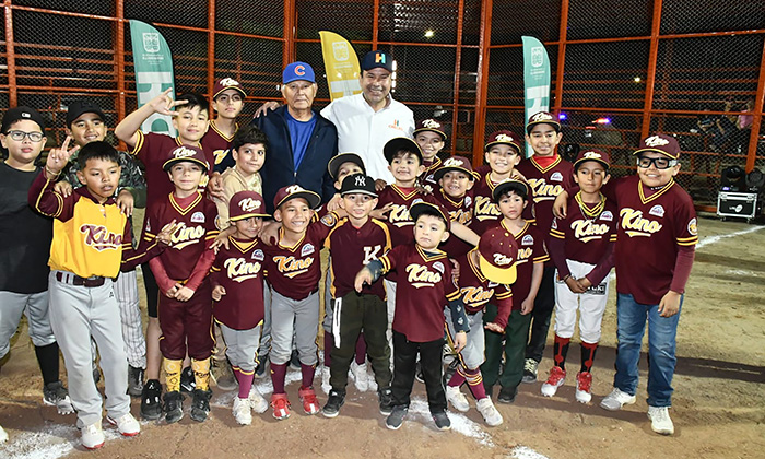 Inaugura Toño Astiazarán tercer campo de béisbol en El Cárcamo