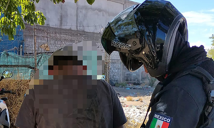 Someten policías a vendedor de droga en San Pedro El Saucito