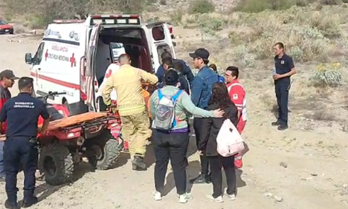 Rescatan a mujer en Cerro del Bachoco