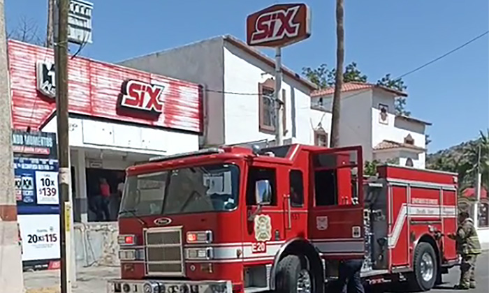 Deja explosión en congelador un herido en la colonia Centro