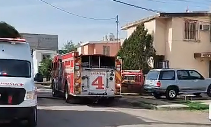 Sofocan bomberos incendio en una vivienda en Villa Fontana