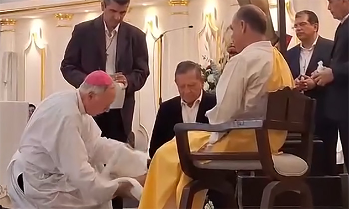 Llama arzobispo a seguir humildad de Jesucristo durante ceremonia de Lavatorio de Pies