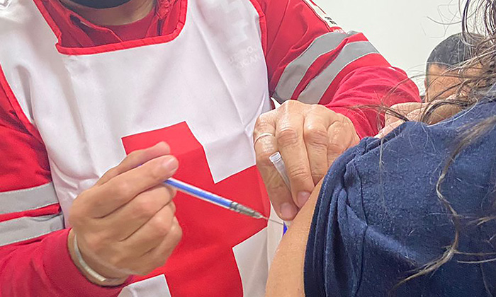 Invita Cruz Roja a vacunarse contra Covid-19; Tienen vacunas en promoción