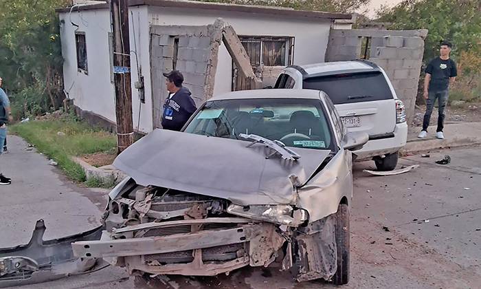 Deja choque tres heridos y una casa dañada en Guaymas