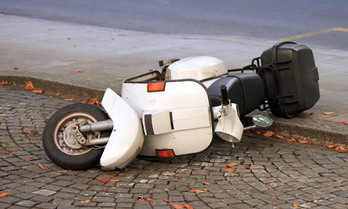 Cae de motocicleta en la colonia Guadalupe
