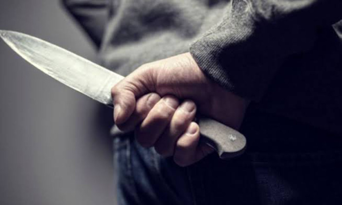Reportan a sujeto con cuchillo en la colonia Centro