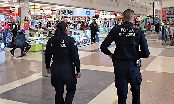 Atrapan a ladrón en supermercado en el fraccionamiento Los Santos