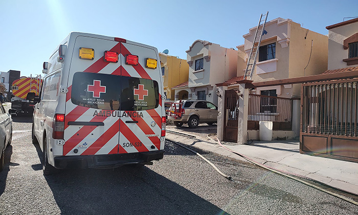 Deja incendio tres heridos en la colonia Villa California