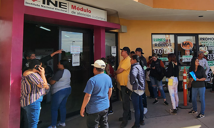 Instan a tramitar reimpresión de credenciales de elector; Autoridades del INE