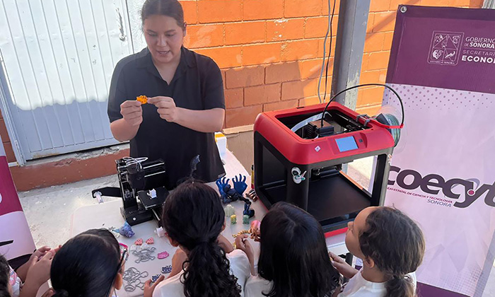 Acercan inteligencia artificial a menores; Son estudiantes de primaria