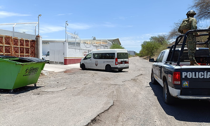 Rescatan a 26 migrantes y detienen a ‘polleros’ en Guaymas