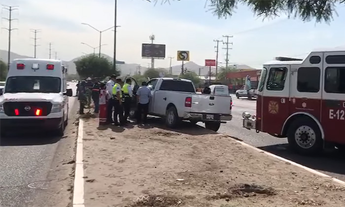 Embiste vehículo a empleado municipal en el bulevar Progreso y Olivares