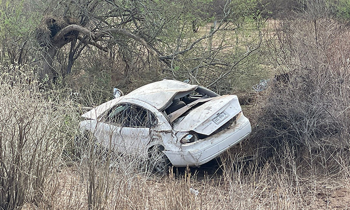 Fallece mujer en volcamiento de auto en Guaymas