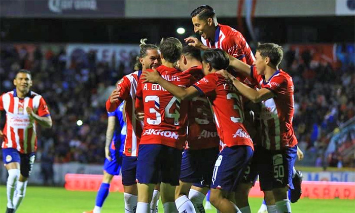 Chivas vence en penales a Cruz Azul en amistoso en Zacatecas