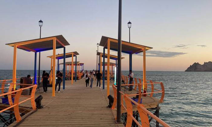 Detienen a joven por tirarse clavados en muelle en Bahía de Kino 