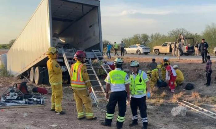 Se accidenta tractocamión con migrantes en los límites entre Sonora y Sinaloa