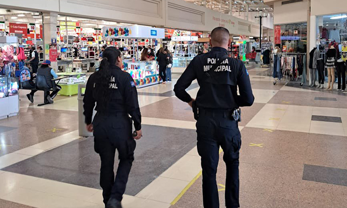 Atrapan a presunta “fardera” en supermercado en la colonia Sahuaro