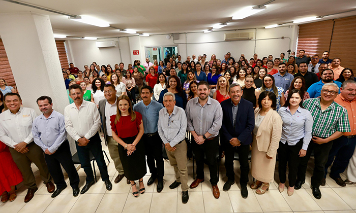 Realizan taller de formación continua para docentes