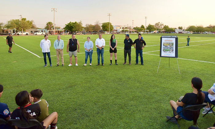 Entrega alcalde rehabilitación de Deportivo en la colonia Eusebio Kino