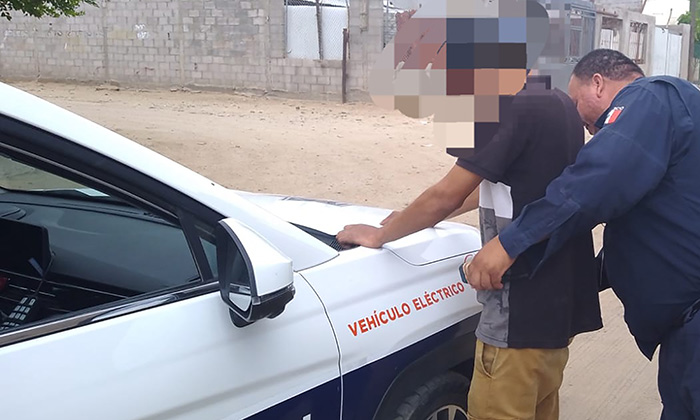 Atrapan a tres sujetos con droga; Agentes de la Policía Preventiva